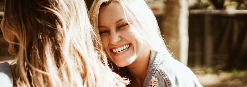 Comment redonner de l'éclat à la peau de façon naturelle, malgré les années ? Comment redonner de l'éclat à la peau de façon naturelle, malgré les années ?